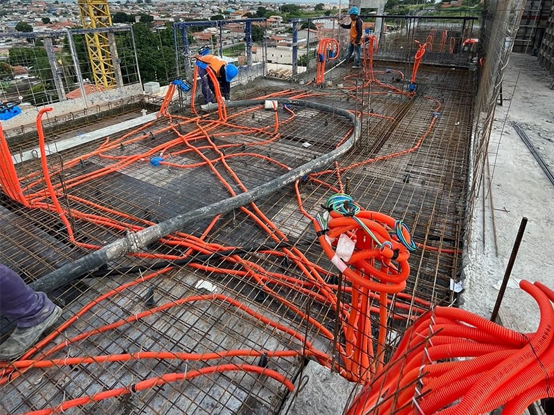 Instalações elétricas em parede de concreto